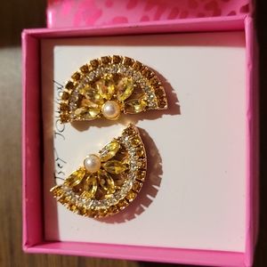 NIB never worn Betsy Johnson lemon slice earrings Rhinestone